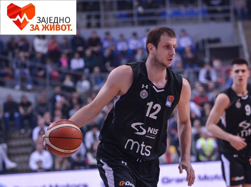 УСПЕЛА ХУМАНИТАРНА АУКЦИЈА: Дрес Величковића продат за 120.000 динара